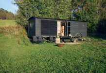 Maringotka une mini maison mobile au style traditionnel Maringotka