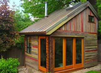 The Backyard House par Megan Lea The Backyard House par Megan Lea