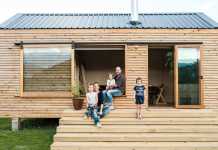 Une famille de 5 personnes vit dans cette magnifique tiny house Hawkes Bay tiny house