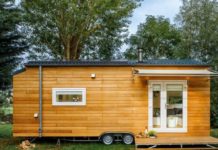 Cindy et Joey ont auto-construit leur tiny house et prônent le minimalisme Cindy et Joey ont auto-construit leur tiny house exterieur