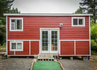 Tiny Red Bungalow – La Tiny House de Masha Tiny red bungalow face avant