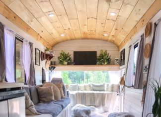 Nicholas et Francesca une conversion incroyable d’un bus scolaire Nicholas et Francesca une conversion incroyable d'un bus scolaire