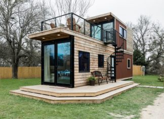 Une mini maison faite de deux containers Mini maison container