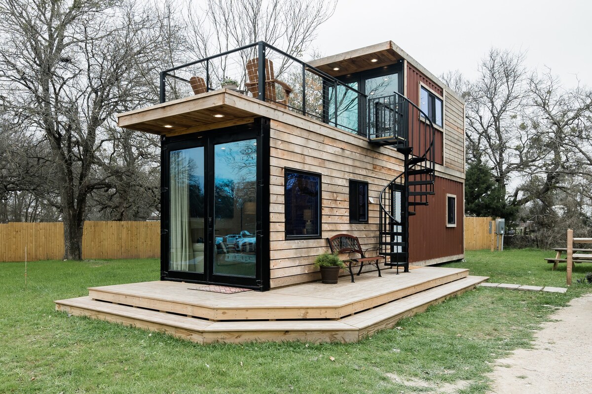 Une mini maison faite de deux containers - Tiny House France