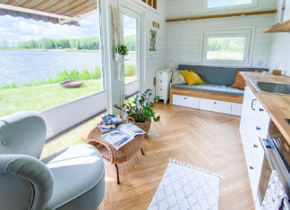 Mobi 04 une tiny house avec une grande ouverture mobi 04 baie vitrée