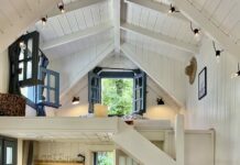 Cette tiny house a un formidable espace ouvert tiny house espace interieur