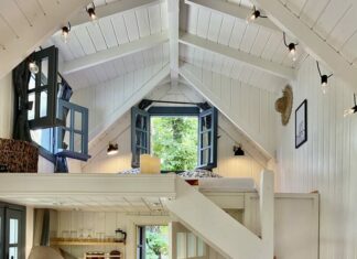 Cette tiny house a un formidable espace ouvert tiny house espace interieur