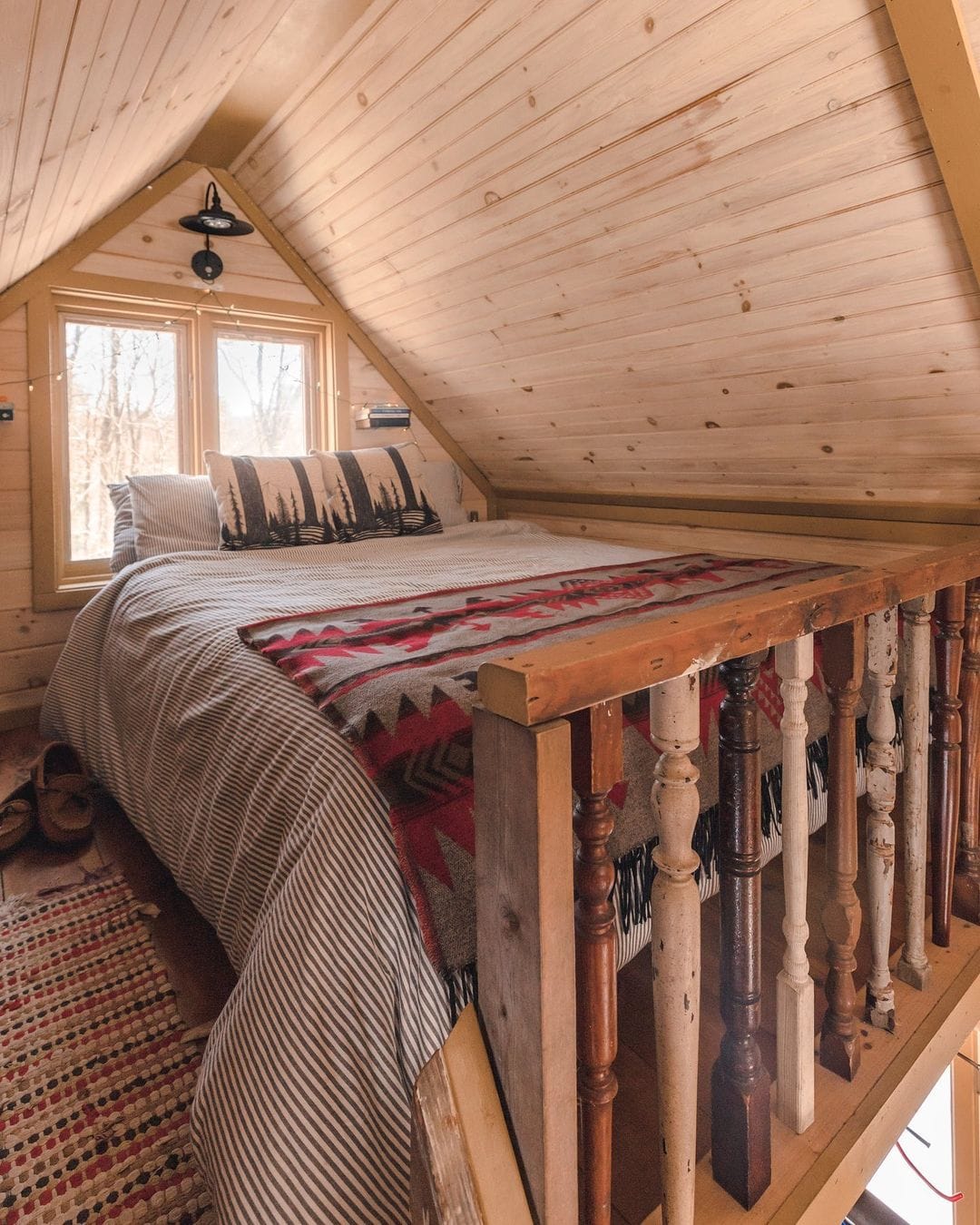 Une tiny house nichée au milieu des bois Tiny House France