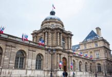 Proposition de loi : permettre la saisie et le transfert des habitations légères et irrégulièrement installées sur un terrain Proposition de loi : permettre la saisie et le transfert des habitations légères et irrégulièrement installées sur un terrain