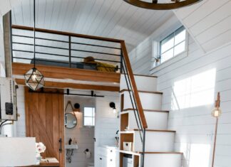 Cette mini maison possède un espace extérieur privatif interieur tiny house villa mini